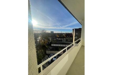 Moderne 2-Zimmer-Wohnung mit 55 m² und sonniger Süd-West Loggia - Berlin Spandau