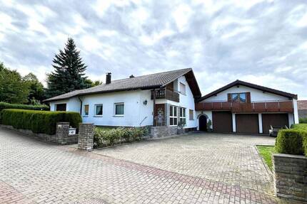 Großzügiges individuelles Anwesen in Igersheim- Ortsnähe