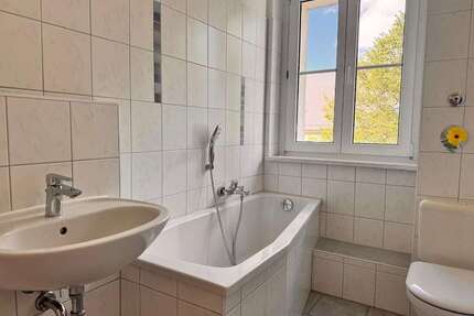 Wohnung zum Mieten in Zeulenroda-Triebes 378,00 € 67.56 m²