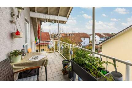 Gepflegte Dachgeschosswohnung mit Kamin, Balkon und solider Mieteinnahme in Offenburg