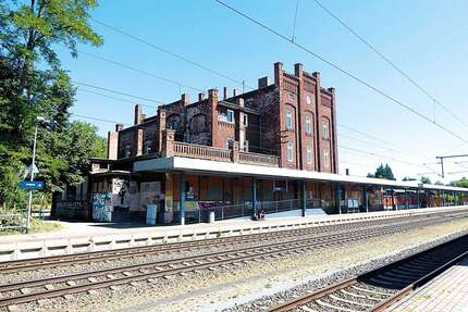 Haus zum Kaufen in Genthin 49.000,00 € 382 m²