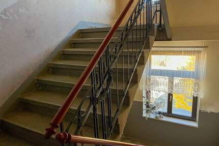 Mehrfamilienhaus mit kleiner Gewerbeeinheit - Auerbach/Vogtland Rebesgrün