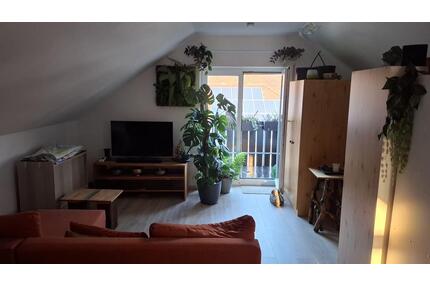 Möblierte 1 Zimmer Wohnung mit Balkon und Garage in ruhiger Lage. - Altenstadt