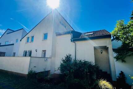 Haus zum Kaufen in Neu-Isenburg 989.900,00 € 271 m²