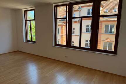 Wohnung zum Mieten in Plauen 295,00 € 64.25 m²