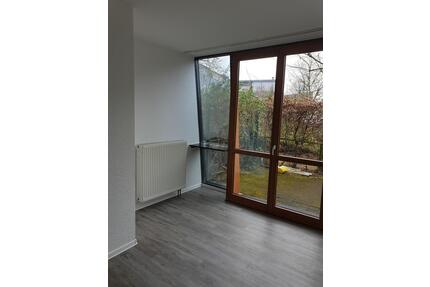 Helles EG-Appartement mit Terrasse & bodentiefen Fenstern in zentraler Lage von Niederkassel