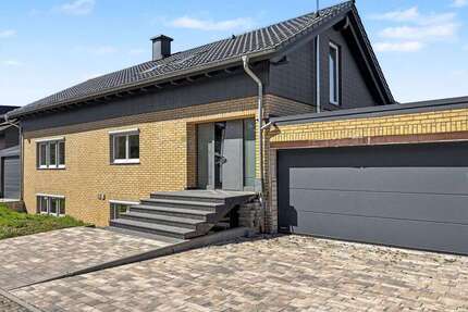 Haus zum Kaufen in Stutensee 1.290.000,00 € 325 m²