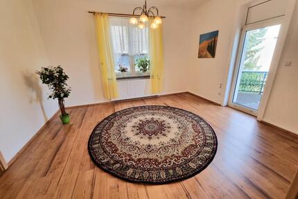 Erstbezug nach Renovierung Wohnung mit Balkon und Einbauküche - Gersdorf