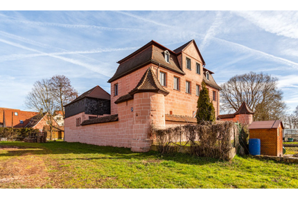 Haus zum Kaufen in Lonnerstadt 545.000,00 € 362 m²