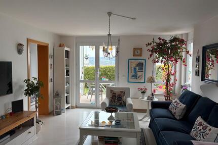 Sehr gepflegte Zwei-Zimmer-Terrassenwohnung mit XL-Garage - Altbach