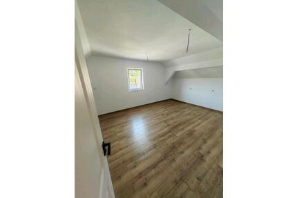 Neu renovierte Wohnung! ✨️✨️✨️ - 850,00&nbsp;EUR Kaltmiete, ca.&nbsp; 140,00&nbsp;m&sup2; in Bad Berleburg (PLZ: 57319)