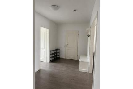 Privat; 3-Zimmer-Wohnung - 180.000,00&nbsp;EUR Kaufpreis, ca.&nbsp; 82,00&nbsp;m&sup2; in Hamm (Sieg) (PLZ: 57577)