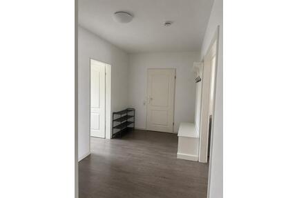Privat; 3-Zimmer-Wohnung - 190.000,00&nbsp;EUR Kaufpreis, ca.&nbsp; 82,00&nbsp;m&sup2; in Hamm (Sieg) (PLZ: 57577)