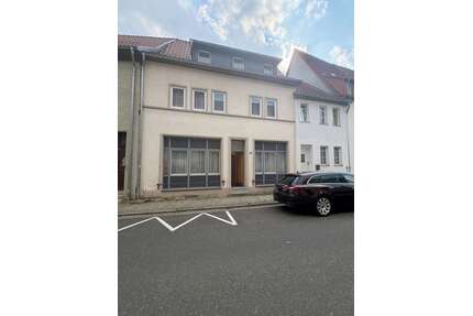 Haus zum Kaufen in Bad Frankenhausen 160.000,00 € 360 m²