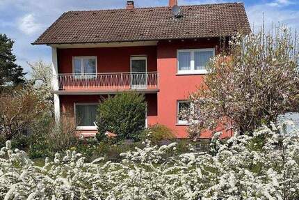 Geräumiges Einfamilienhaus mit Balkon und Terrasse in Gottmadingen