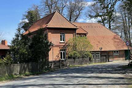 Haus zum Mieten in Neustadt a.Rbge. 1.100,00 € 227 m²