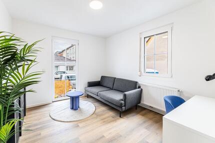 Erstbezug nach Sanierung - Voll möblierte 2-Zimmer-Wohnung mit Terrasse & Stellplatz - Nürnberg Erlenstegen