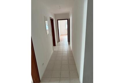 Mietwohnung 700€ - 700,00&nbsp;EUR Kaltmiete, ca.&nbsp; 82,00&nbsp;m&sup2; in Waldbröl (PLZ: 51545)