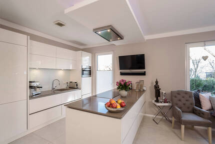 Moderne Maisonette Wohnung im KfW-40-Haus mit Terrasse - Tüßling