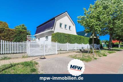Einfamilienhaus in begehrter Lage von Teltow: Garten, Wintergarten & umfangreichen Modernisierungen
