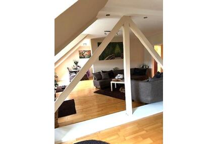 Schöne 23-Zi-DG Wohnung in ruhiger Lage - NUR mit Wohnberechtigungsschein! - Essen Stadtbezirk VI