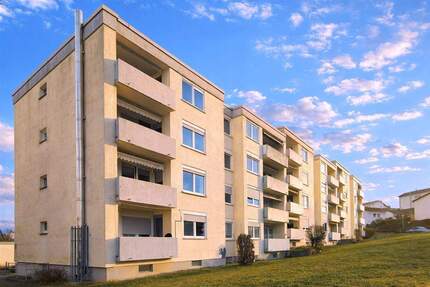 Lichtdurchflutete Drei-Zimmer-Wohnung mit Südbalkon und herrlichem Panorama - Pfullendorf