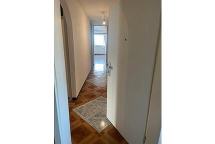 4,5 Zimmer Wohnung mit Garage und Stellplatz zu verkaufen - Blumberg