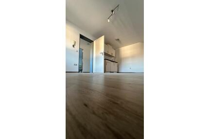 1 12 Zimmer Wohnung, Weiden - 390,00&nbsp;EUR Kaltmiete, ca.&nbsp; 40,00&nbsp;m&sup2; in Weiden in der Oberpfalz (PLZ: 92637)