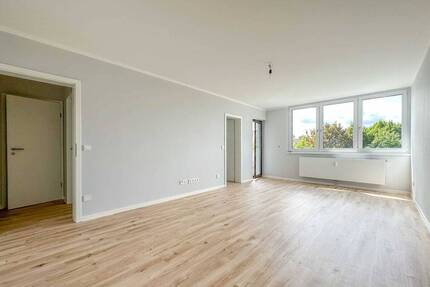 Modernisierte 1-Zimmer-Wohnung mit Balkon und TG-Stellplatz in Troisdorf