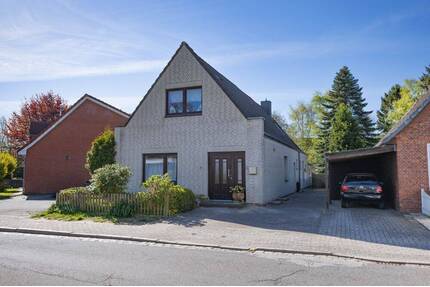 Mehrfamilienhaus mit Potenzial in Heide