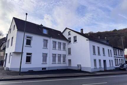 Zentral gelegenes MFH mit 4 Wohnungen und weiteren Optionen - Lüdenscheid Oberrahmede
