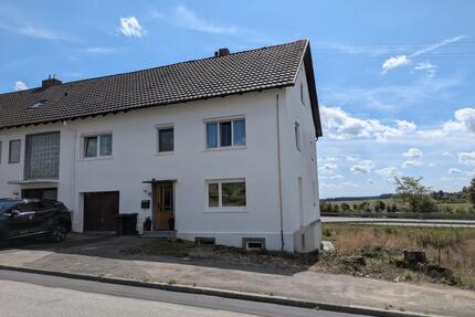Doppelhaushälfte zu Verkaufen - 310.000,00&nbsp;EUR Kaufpreis, ca.&nbsp; 150,00&nbsp;m&sup2; in Neuhausen ob Eck (PLZ: 78579)