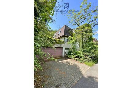 Einfamilienhaus mit ELW, tolles Grundstück mit Panoramablick über Saarbrücken