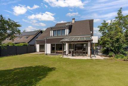 Geräumiges Einfamilienhaus mit bezugsfertiger Einliegerwohnung und großem Grundstück - Mörfelden-Walldorf