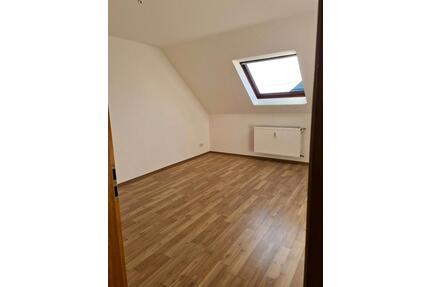 Schöne Maisonette Dachgeschoss Wohnung in Hennweiler