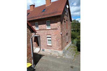 Biete Doppelhaushälfte - 139.000,00&nbsp;EUR Kaufpreis, ca.&nbsp; 94,00&nbsp;m&sup2; in Alfeld (Leine) (PLZ: 31061)
