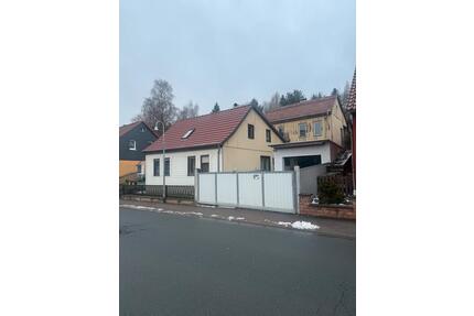 Haus zum kaufen - 145.000,00&nbsp;EUR Kaufpreis, ca.&nbsp; 100,00&nbsp;m&sup2; in Elgersburg (PLZ: 98716)
