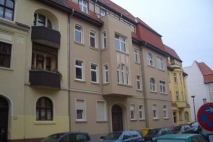 ruhige zwei-Raum-Erdgeschoß-Wohnung in der Weberstr. zu vermieten - Magdeburg Leipziger Straße