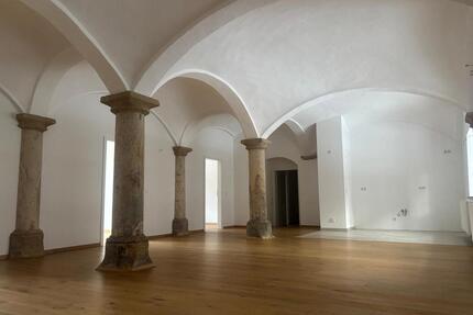 Erdgeschosswohnung am Fuße des Schlosses frisch renoviert - Klipphausen