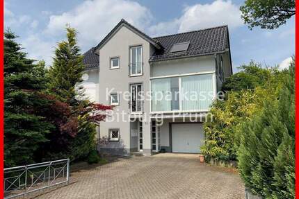 gepflegtes Mehrfamilienhaus mit drei Wohneinheiten - Neuheilenbach