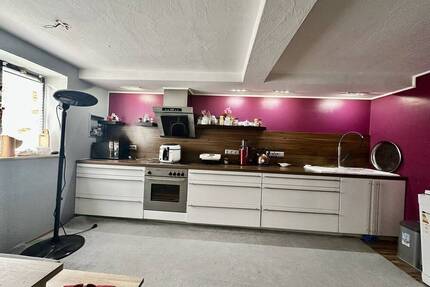 Schnäppchen im Herzen von Schmalkalden - charmantes Reihenhaus mit Garten & zwei Balkonen!