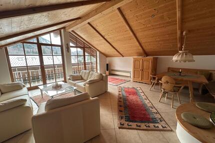 Großzügige Dachgeschosswohnung mit Bergblick in Kochel am See