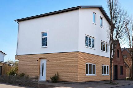 Exklusive kernsanierte 6-Zimmer Altbauwohnung zu vermieten - Heide