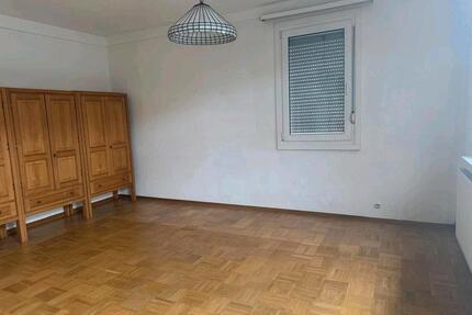 Wohnung zu vermieten - 900,00&nbsp;EUR Kaltmiete, ca.&nbsp; 90,00&nbsp;m&sup2; in Magstadt (PLZ: 71106)
