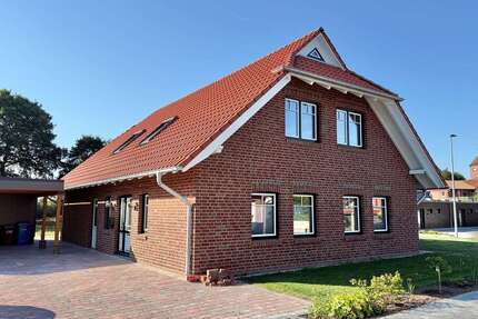 Haus zum Mieten in Jaderberg 1.950,00 € 176 m²