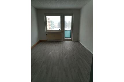 Lichtdurchflutete 3 ZKB mit Balkon in Ebeleben