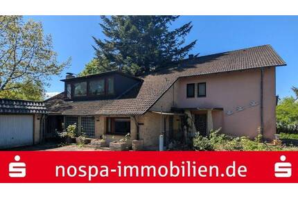 Kein Haus von der Stange: ca. 306 m² Wohnfläche in zweiter Reihe mit Entwicklungspotenzial! - Schleswig