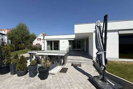 Haus zum Kaufen in Königsbrunn 975.000,00 € 240 m²