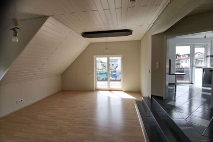 Moderne 4,5-Zimmer Dachgeschosswohnung mit Balkon & EBK - Schwäbisch Gmünd
