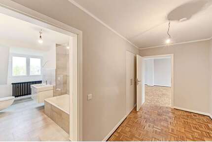 Wohnung zum Mieten in Krefeld Cracau 1.050,00 € 106.95 m² - Krefeld / Cracau